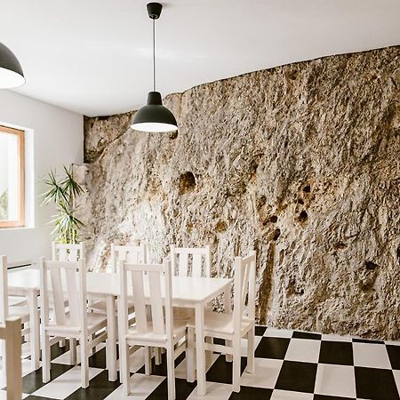Sziklavendeghaz Aparthotel Veszprém Exteriör bild