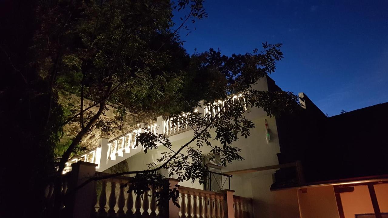 Sziklavendeghaz Aparthotel Veszprém Exteriör bild