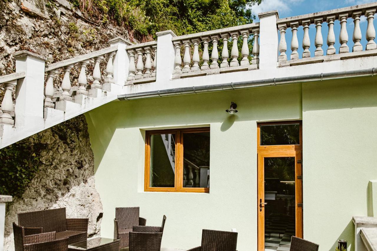 Sziklavendeghaz Aparthotel Veszprém Exteriör bild