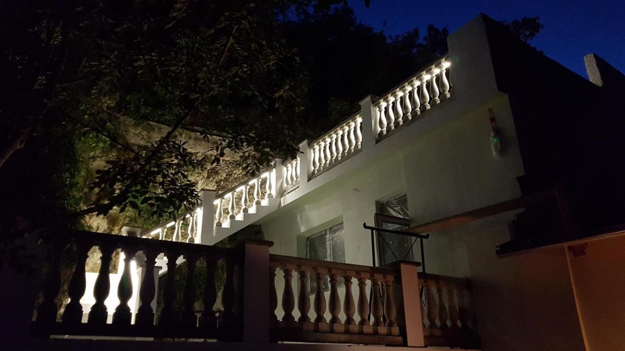 Sziklavendeghaz Aparthotel Veszprém Exteriör bild