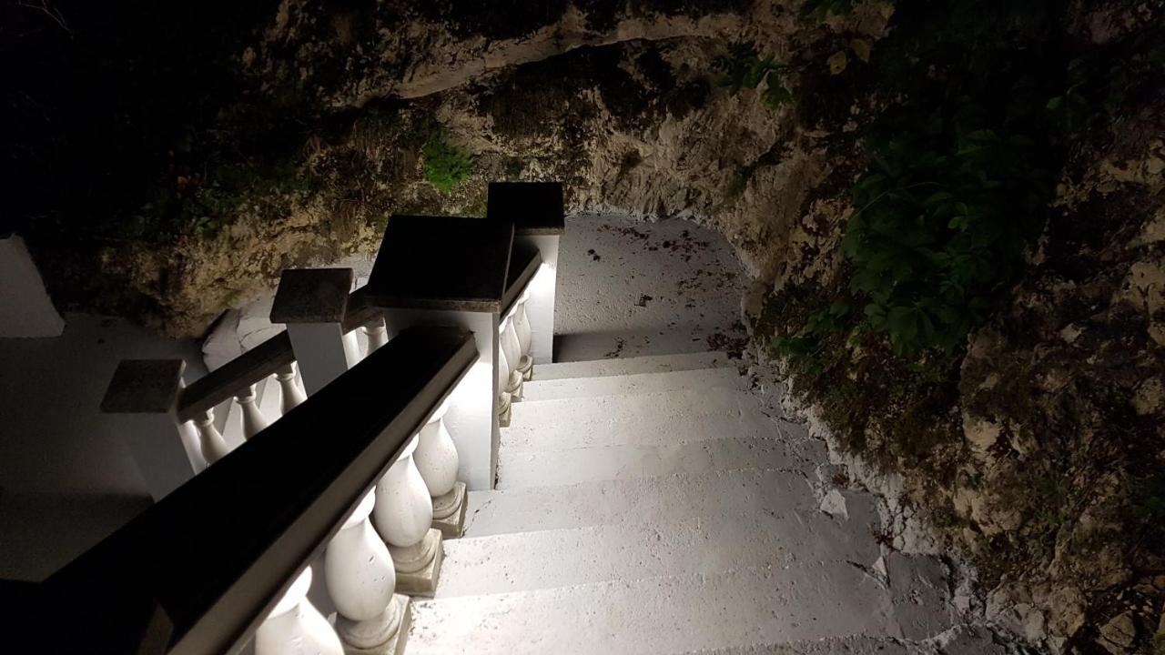 Sziklavendeghaz Aparthotel Veszprém Exteriör bild