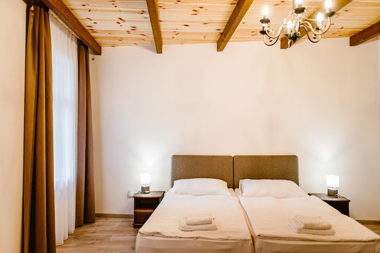 Sziklavendeghaz Aparthotel Veszprém Exteriör bild